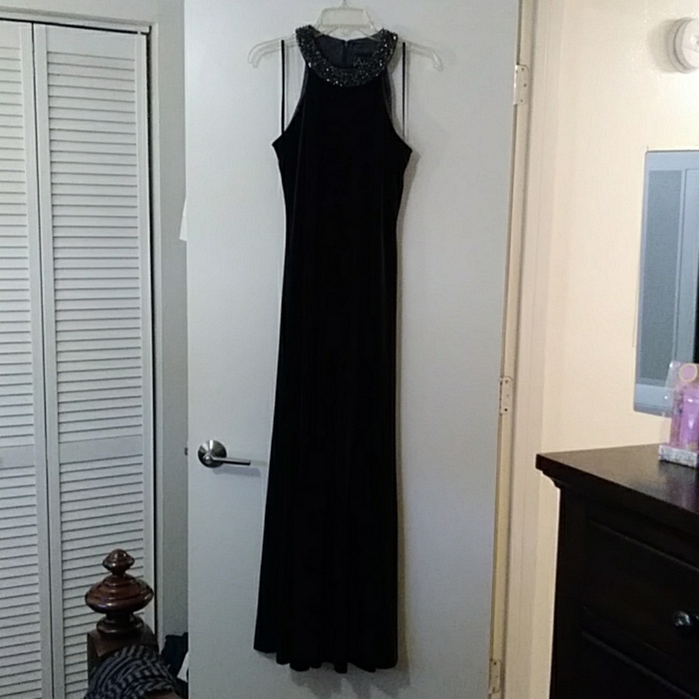 Maxi length "EVENTFUL GOWN" with "ONYX" BEADS surr